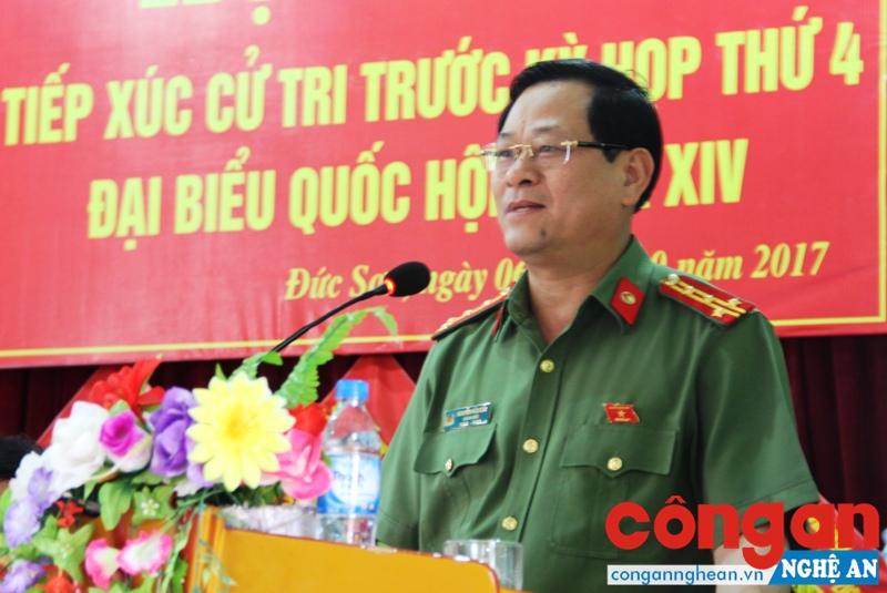 Đại biểu Quốc hội Nguyễn Hữu Cầu tiếp xúc cử tri tại huyện Anh Sơn