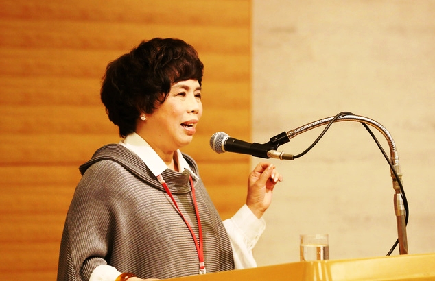 Bà Thái Hương phát biểu tham luận tại Hội nghị phụ nữ thượng đỉnh toàn cầu 2017 (ảnh nguồn internet)