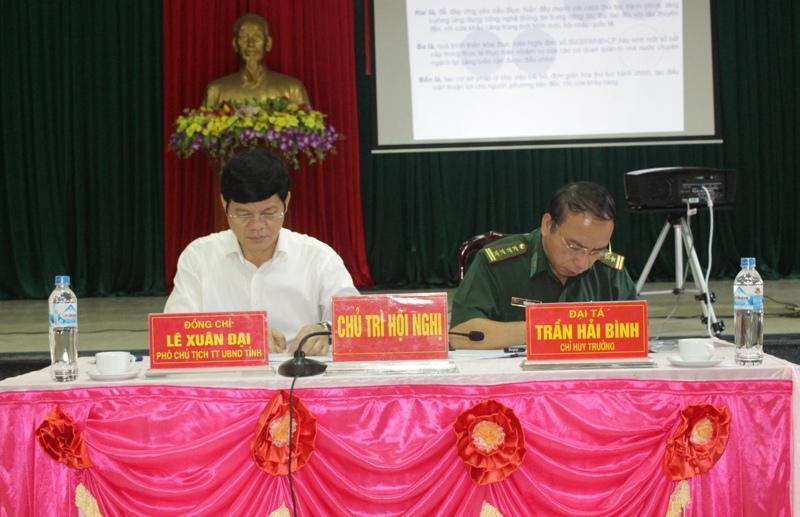 Đồng chí Lê Xuân Đại, Phó Chủ tịch Thường trực UBND tỉnh và Đại tá Trần Hải Bình, Chỉ huy trưởng BĐBP chủ trì Hội nghị.