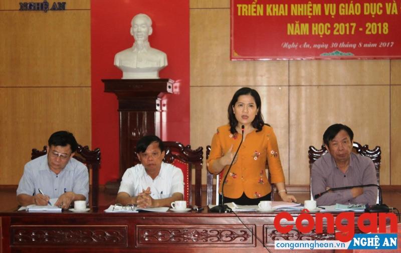 Bà Nguyễn Thị Kim Chi, Giám đốc Sở Giáo dục và Đào tạo trả lời về việc chấn chỉnh các khoản thu đầu năm học 2017 - 2018