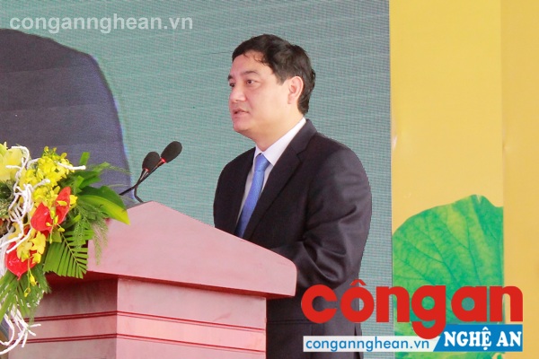 Bí thư Tỉnh ủy Nguyễn Đắc Vinh phát biểu ghi nhận sự cố gắng cũng như triển vọng của Tập đoàn và những đóng góp đối với tỉnh Nghệ An