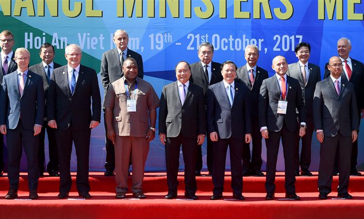 Thủ tướng Nguyễn Xuân Phúc cùng các Bộ trưởng Tài chính APEC