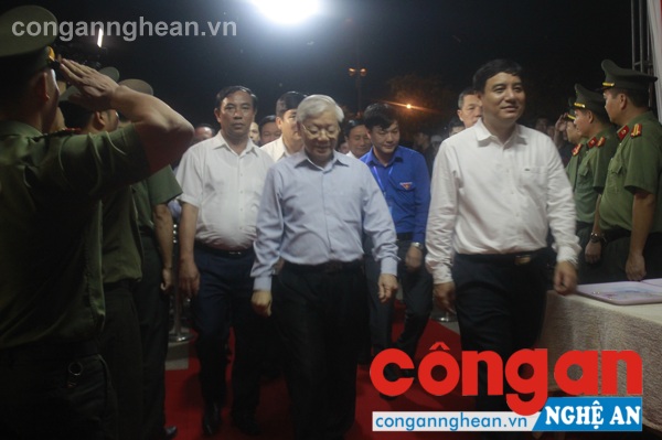 Đồng chí Tổng Bí thư Nguyễn Phú Trọng và đoàn công tác trung ương tham dự chương trình