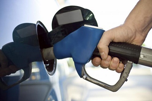 Hậu quả gì khi bơm nhầm xăng vào ô tô chạy dầu và đổ dầu vào ô tô chạy xăng? Ảnh minh họa
