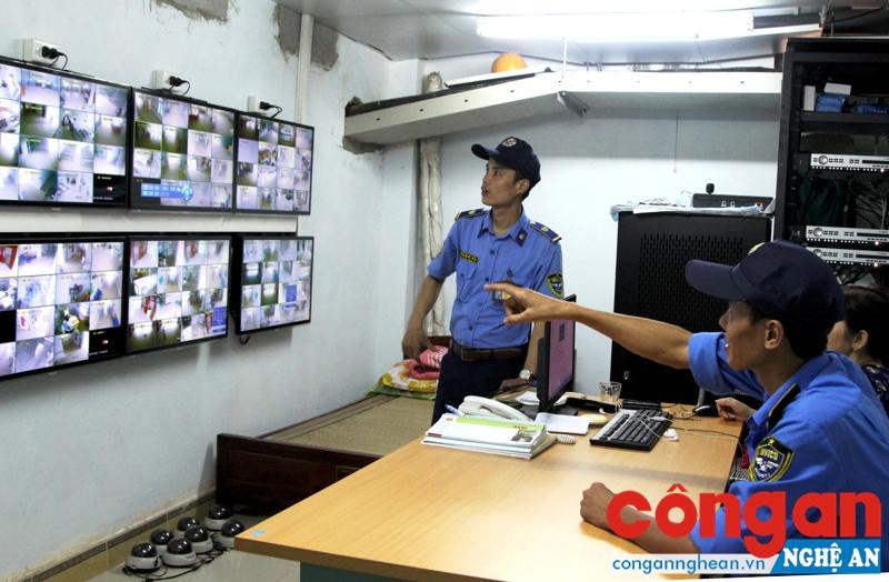 Đội ngũ vệ sĩ chuyên nghiệp tại Bệnh viện Hữu nghị Đa khoa Nghệ An theo dõi tình hình qua hệ thống camera an ninh