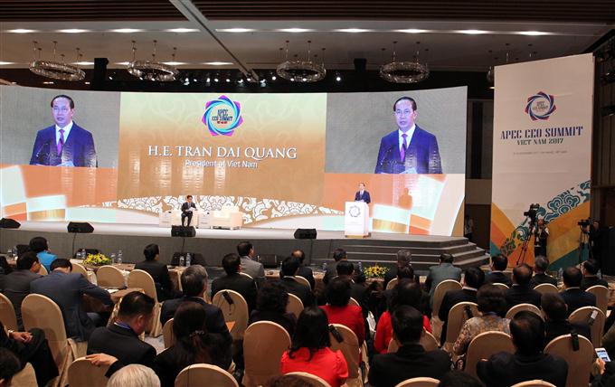 Chủ tịch nước Trần Đại Quang phát biểu trước các doanh nghiệp APEC tại CEO Summit sáng 08/11
