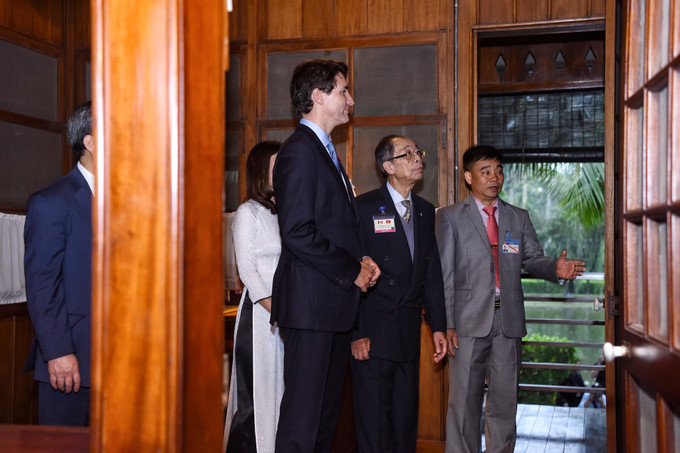 Thủ tướng Canada Justin Trudeau đã thăm Nhà sàn Bác Hồ (ảnh: VNE)