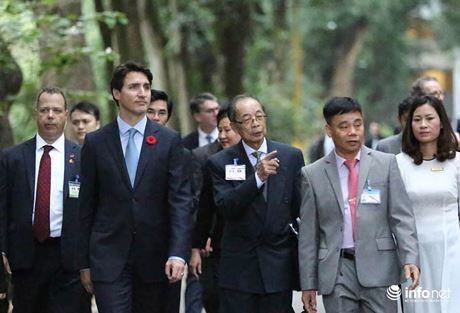 Đây là lần đầu tiên ông Trudeau thăm chính thức Việt Nam trên cương vị Thủ tướng của Canada. Ông cũng chia sẻ, lần đầu tiên ông đến Việt Nam là vào năm 1995 khi còn là sinh viên với một chiếc balo trên vai. (ảnh: Infonet)