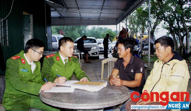  Tổ công tác làm việc với ông Nguyễn Văn Bảy, người vi phạm