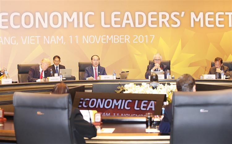 Chủ tịch nước Trần Đại Quang, Chủ tịch Hội nghị Cấp cao APEC lần thứ 25 khai mạc Hội nghị các Nhà lãnh đạo Kinh tế APEC lần thứ 25.