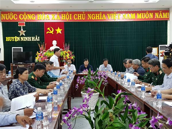 Phó Thủ tướng Trịnh Đình Dũng họp với lãnh đạo tỉnh Ninh Thuận về công tác ứng phó bão số 14.
