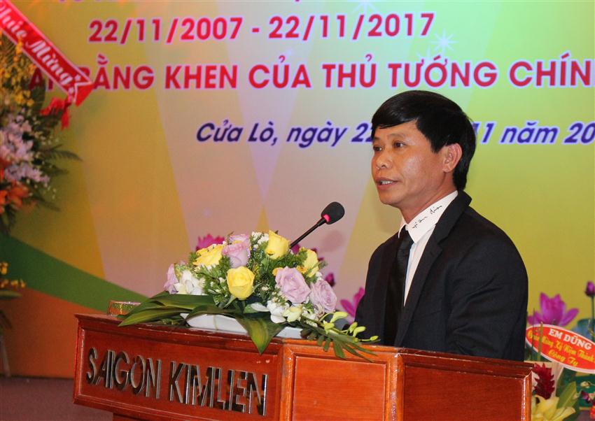 Ông Nguyễn Đàm Văn - Giám đốc Công ty tóm tắt quá trình hình thành và phát triển của công ty