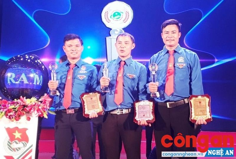 3 đại biểu Nghệ An tại lễ nhận Giải thưởng Lương Định Của năm 2017