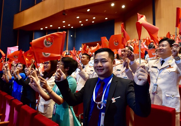 999 đại biểu chính thức là cán bộ, đoàn viên ưu tú đại diện cho hơn 6,4 triệu đoàn viên và gần 24 triệu thanh niên Việt Nam trong và ngoài nước tham dự Đại hội.