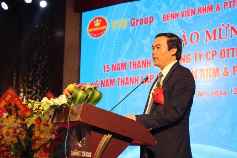 Bác sỹ CKII Thái Doãn Thắng – Chủ tịch HĐQT – Tổng Giám đốc Bệnh viện RHM và PTTHTM Thái Thượng Hoàng ôn lại quá trình phát triển của  đơn vị