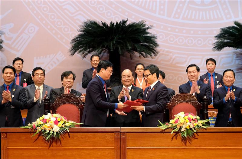 Thủ tướng chứng kiến lễ ký Nghị quyết liên tịch về Quy chế phối hợp công tác của Chính phủ và Ban chấp hành Trung ương Đoàn giai đoạn 2017-2022