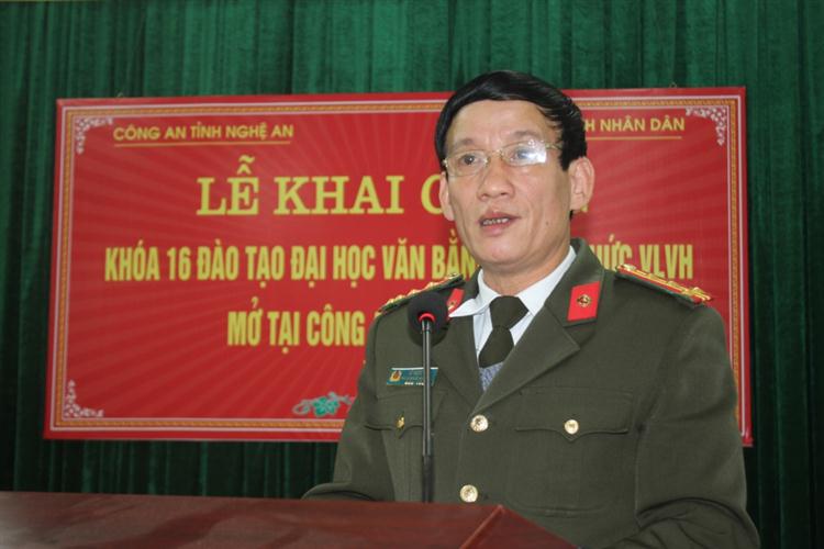 Đại tá PGS.TS Lê Ngọc An, Phó Giám đốc Học viện ANND chỉ đạo lớp học