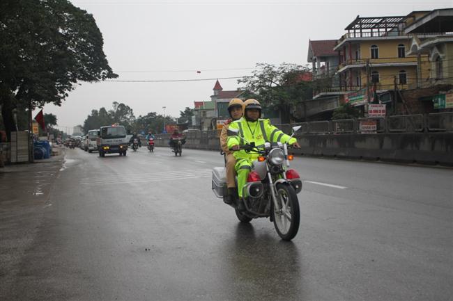 Diễu hành biểu dương lực lượng trên một số tuyến đường thuộc địa bàn thị trấn Diễn Châu