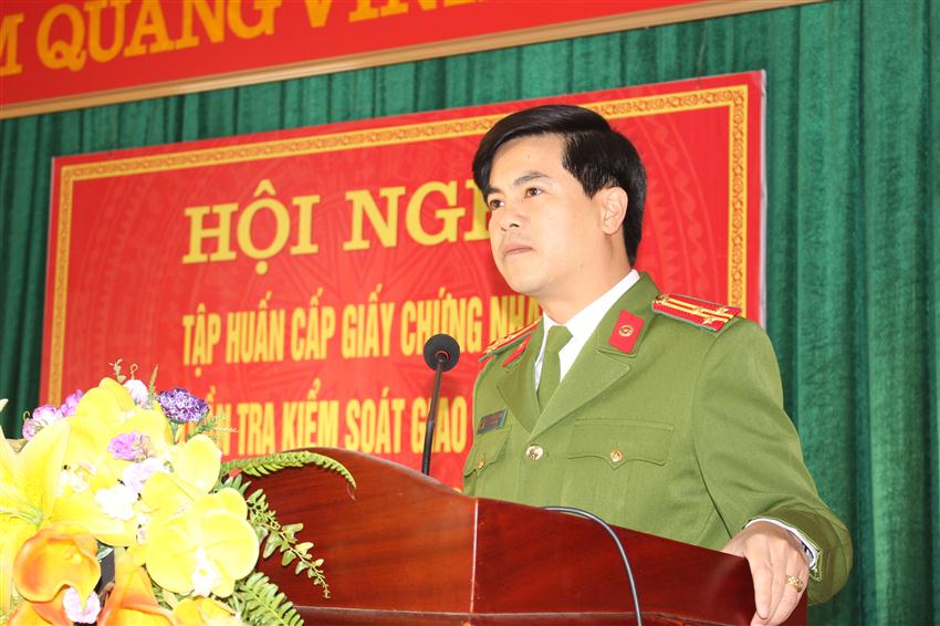 Đồng chí Thượng tá Nguyễn Đức Hải, Phó Giám đốc Công an tỉnh phát biểu chỉ đạo hội nghị