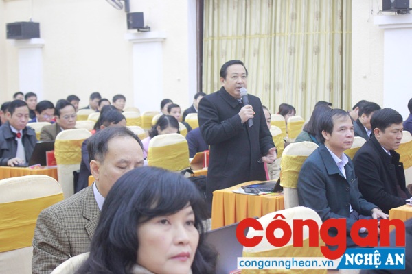 Đại biểu Trần Duy Ngoãn- đơn vị Hoàng Mai phát biểu biểu quyết về các Nghị quyết trình kỳ họp 