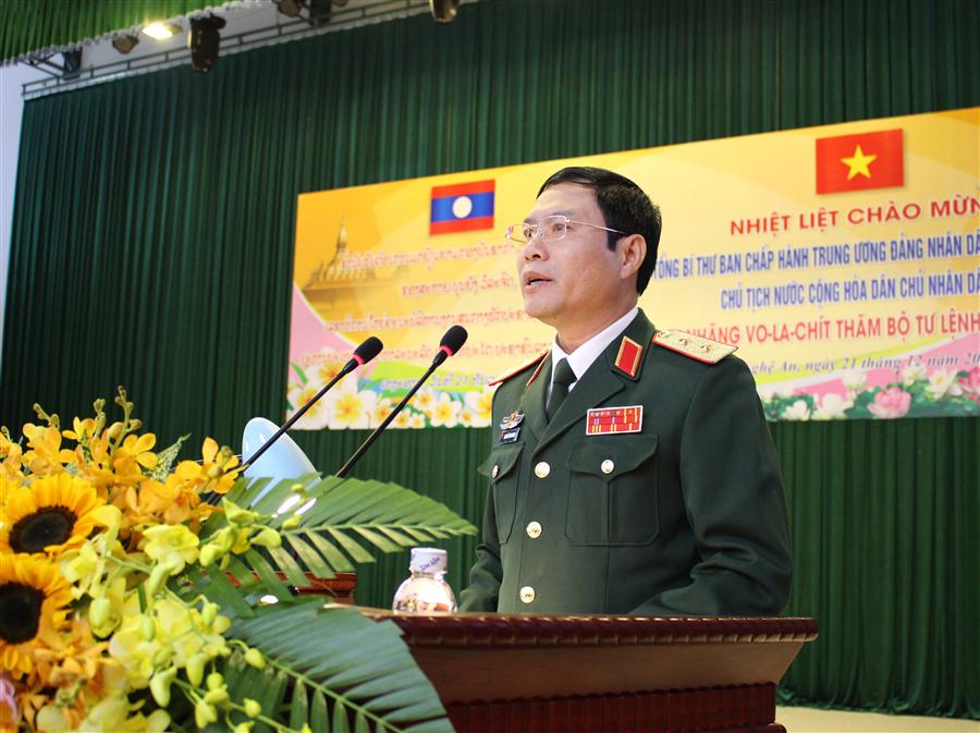 Trung tướng Nguyễn Tân Cương, Ủy viên Trung ương Đảng, Tư lệnh Quân khu 4, báo cáo kết quả nổi bật của Quân khu trong thời gian qua