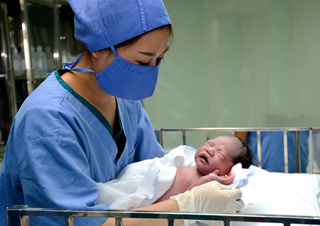Công dân IVF “made in xứ Nghệ” đầu tiên chào đời