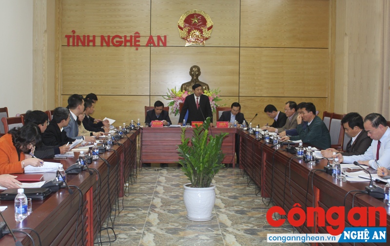 Chủ tịch UBND tỉnh Nguyễn Xuân Đường chủ trì, kết luận tại Hội nghị