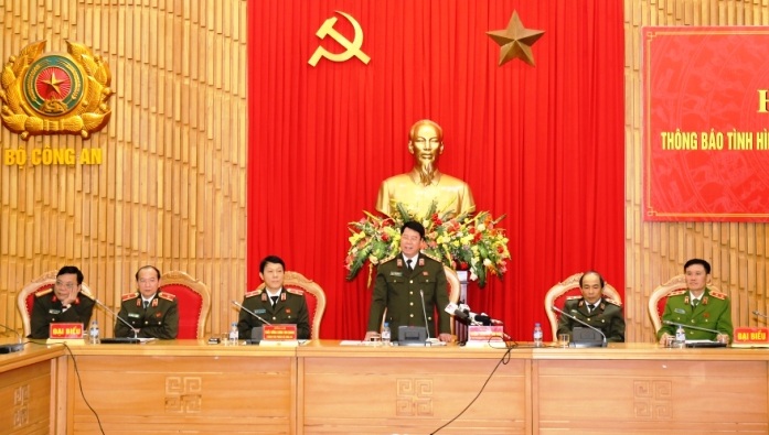 Thứ trưởng Bùi Văn Nam phát biểu tại cuộc họp báo.