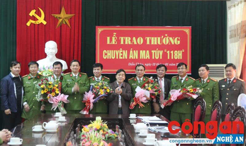 Lãnh đạo Công an tỉnh và UBND huyện Diễn Châu biểu dương, khen thưởng Ban chuyên án 118H
