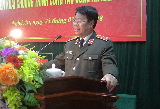 Thượng tướng Bùi Văn Nam, Ủy viên TW Đảng, Thứ trưởng Bộ Công an biểu dương, đánh giá cao kết quả mà Công an Nghệ An đã đạt được trong năm 2017.