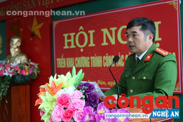 Đồng chí Đại tá Cao Tiến Mai, Trưởng Công an huyện phát biểu tại Hội nghị