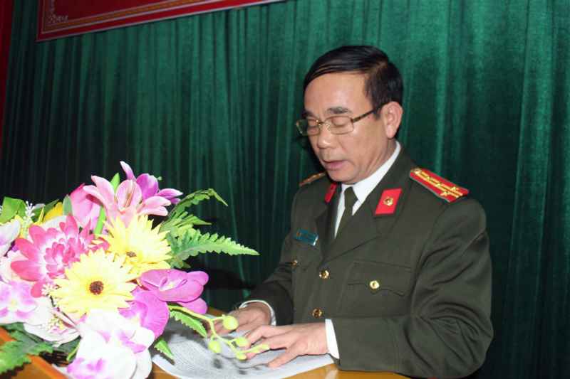 Đại tá Ngô Xuân Đề, Trưởng phòng An ninh Kinh tế báo cáo tóm tắt kết quả nổi bật năm 2017 của đơn vị