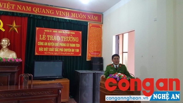 Thượng tá Vi Văn Giang- Trưởng Công an huyện báo cáo kết quả chuyên án 118H