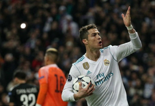 Ronaldo lại ghi bàn trên chấm penalty