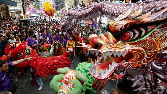  Múa lân dịp đầu năm mới tại thủ đô Manila, Philippines. Ảnh: BBC