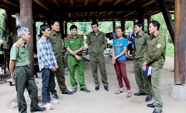 Lực lượng Công an và Phụ nữ xã Mường Nọc, huyện Quế Phong bàn giải pháp giáo dục con em không vi phạm tệ nạn ma túy