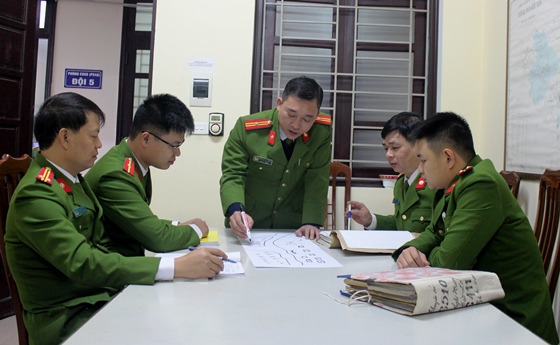 Tổ công tác của Đội Trọng án Phòng Cảnh sát Hình sự triển khai kế hoạch phá án