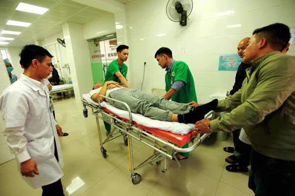 Tiếp nhận cấp cứu cho 1 bệnh nhân tại Bệnh viện Đa khoa TP Vinh