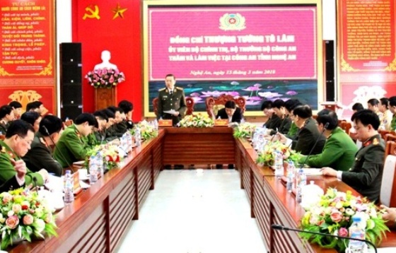 Đồng chí Thượng tướng, GS.TS Tô Lâm, Ủy viên Bộ Chính trị, Bộ trưởng Bộ Công an kết luận tại buổi làm việc với Công an tỉnh Nghệ An.