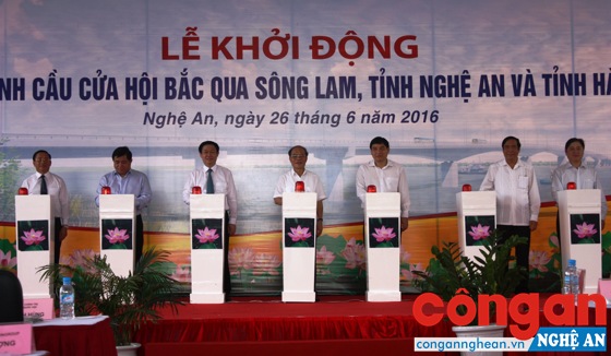 Lễ khởi động xây dựng cầu Cửa Hội qua 2 tỉnh Nghệ An - Hà Tĩnh