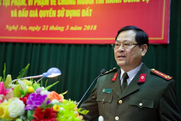Đồng chí Đại tá Nguyễn Hữu Cầu, Giám đốc Công an tỉnh kết luận Hội nghị