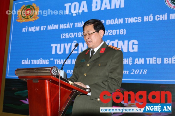 Đại tá Nguyễn Hữu Cầu, Ủy viên BTV Tỉnh ủy, Bí thư Đảng ủy, Giám đốc Công an tỉnh phát biểu tại buổi tọa đàm