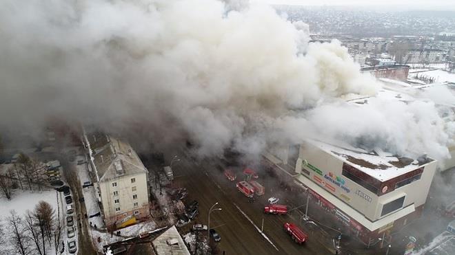 Ngày 25-3, một vụ hoả hoạn kinh hoàng đã xảy ra ở trung tâm thương mại Winter Cherry, thành phố Kemerovo, Nga khiến 64 người thiệt mạng, trong đó có 41 nạn nhân là các em nhỏ. Vụ việc đã khiến cả nước Nga bàng hoàng, đau xót.