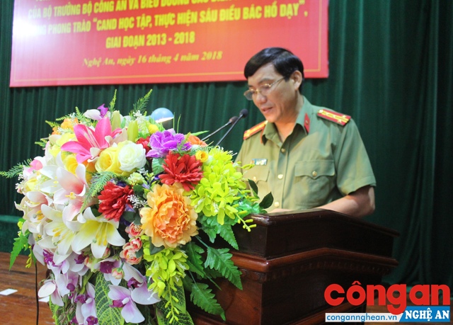  Đại tá Lê Khắc Thuyết, Phó Giám đốc Công an tỉnh phát biểu tại Hội nghị