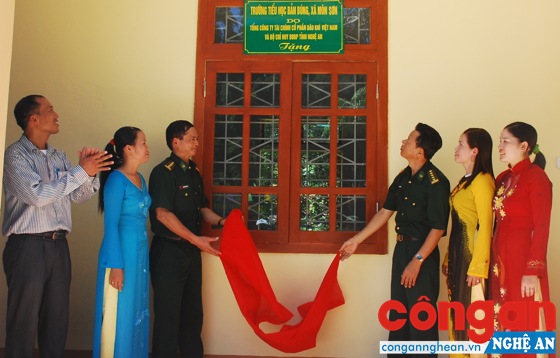 Khánh thành trường tiểu học cho đồng bào Đan Lai tại xã Môn Sơn, huyện Con Cuông