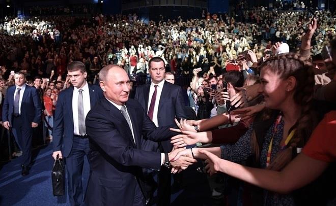 Tổng thống Putin giành được sự ủng hộ lớn từ giới trẻ Nga. Ảnh: TASS
