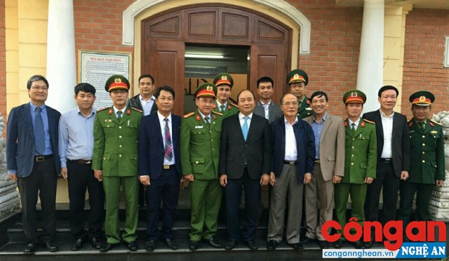 Phòng An ninh Chính trị nội bộ phối hợp với các phòng nghiệp vụ bảo vệ các đồng chí lãnh đạo Đảng, Nhà nước trong chuyến làm việc tại Nghệ An