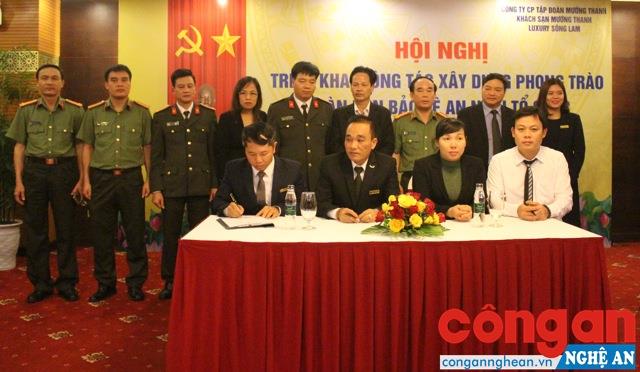 Ký kết triển khai phong trào toàn dân bảo vệ ANTQ tại khách sạn Mường Thanh Sông Lam