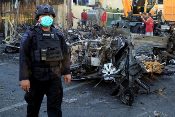 Vụ đánh bom liều chết liên hoàn đã khiến ít nhất 50 người thương vong. Ảnh: Reuters
