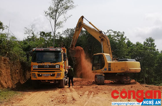 Tình trạng khai thác đất trái phép tại xã Quỳnh Tân diễn ra nhiều lần nhưng chính quyền địa phương chưa có biện pháp ngăn chặn triệt để